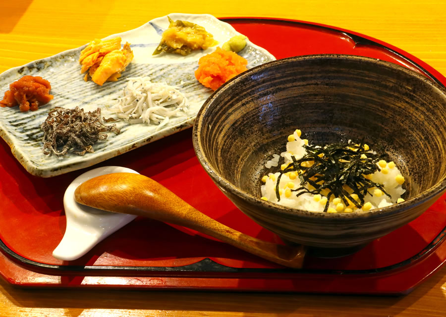 提携飲食店で金沢グルメを